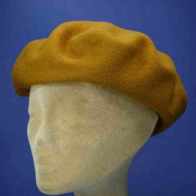 Béret femme 100 % laine de mérinos ocre fabriqué au pays basque